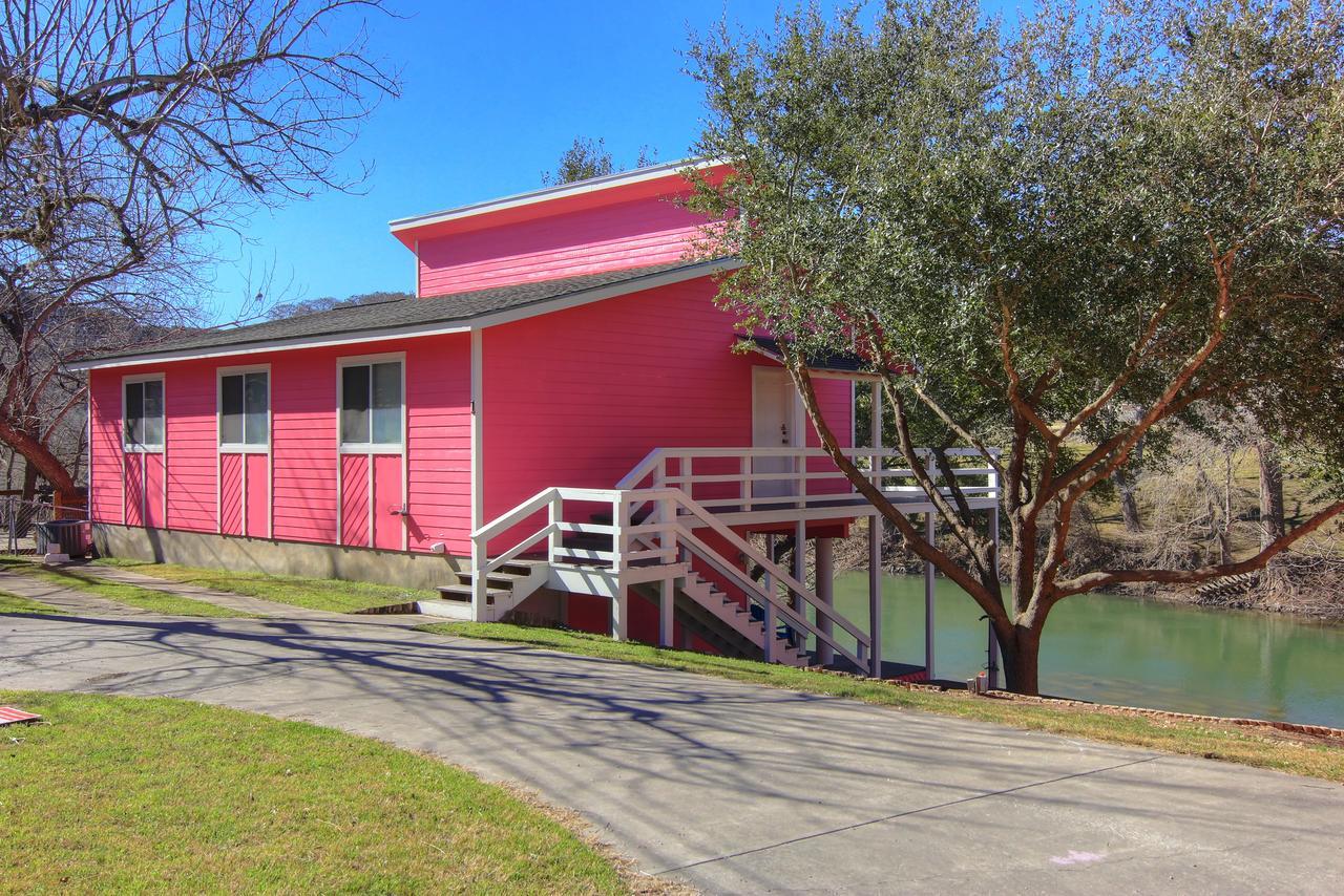Three Pink Housez #1 Hotel Canyon Lake Exterior photo